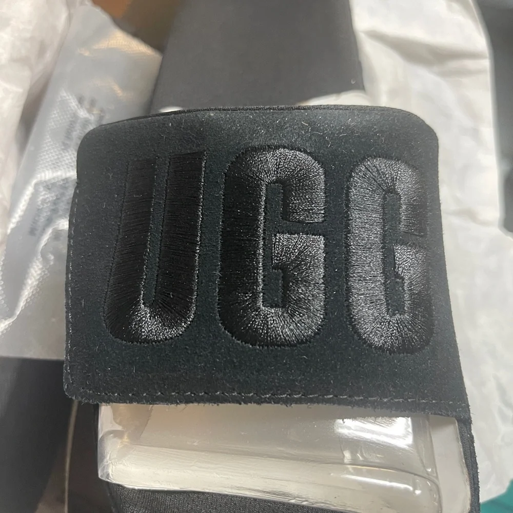 UGG Laton Slide 7.5 - Picture 11 of 11